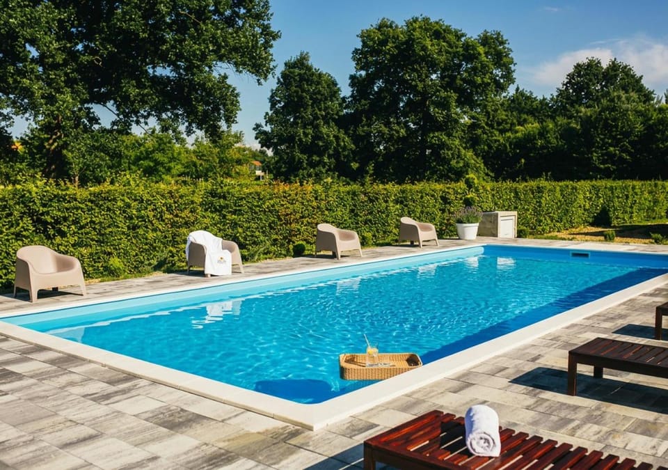Day, Garden, Garden view, Pool view, Swimming pool, sunbed