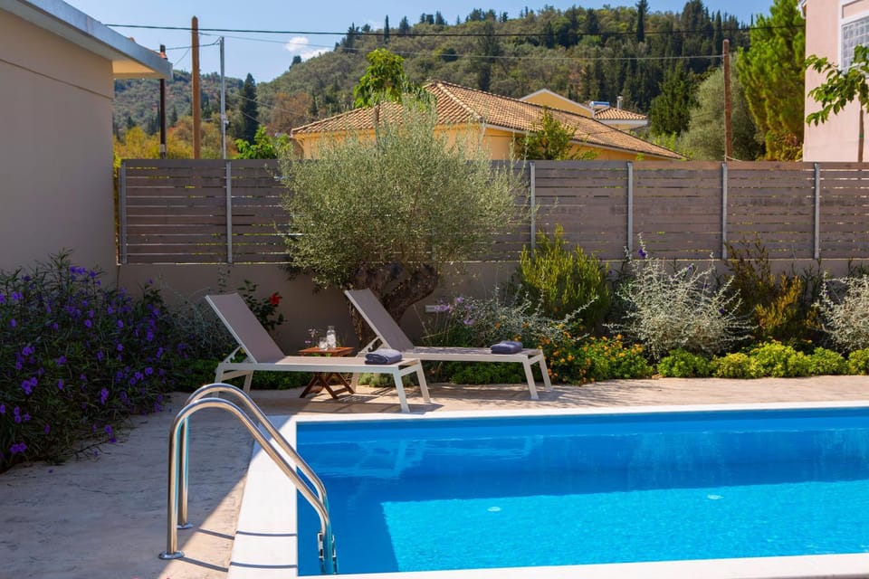Patio, Swimming pool, Swimming pool