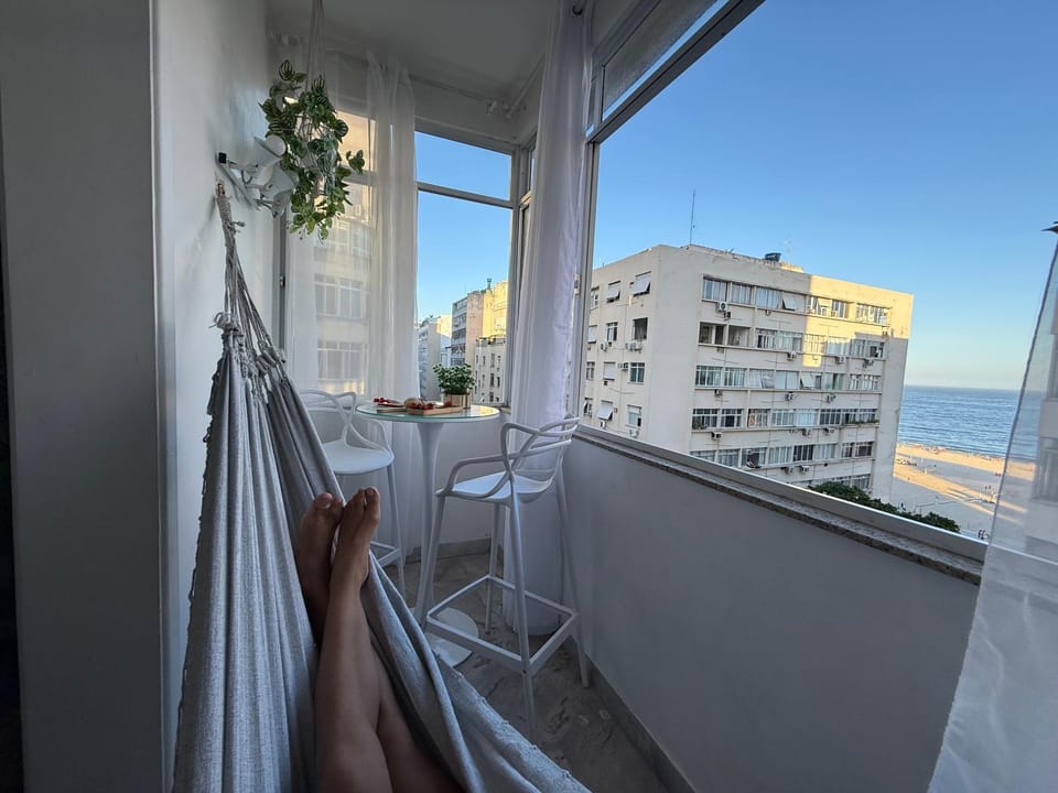Apartamento c/vista p o mar no Leme Apartment in Rio de Janeiro