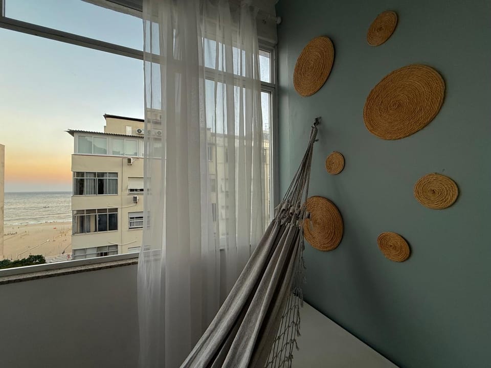 Apartamento c/vista p o mar no Leme Apartment in Rio de Janeiro