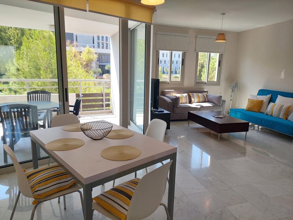 Balcony/Terrace, Living room, Seating area, Dining area