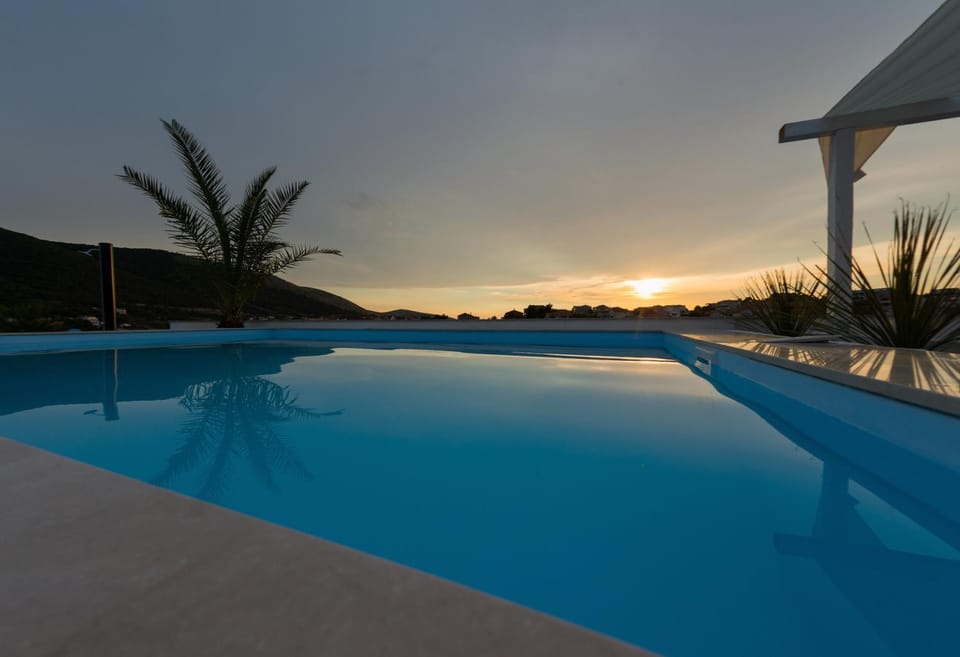 Balcony/Terrace, Swimming pool, Swimming pool