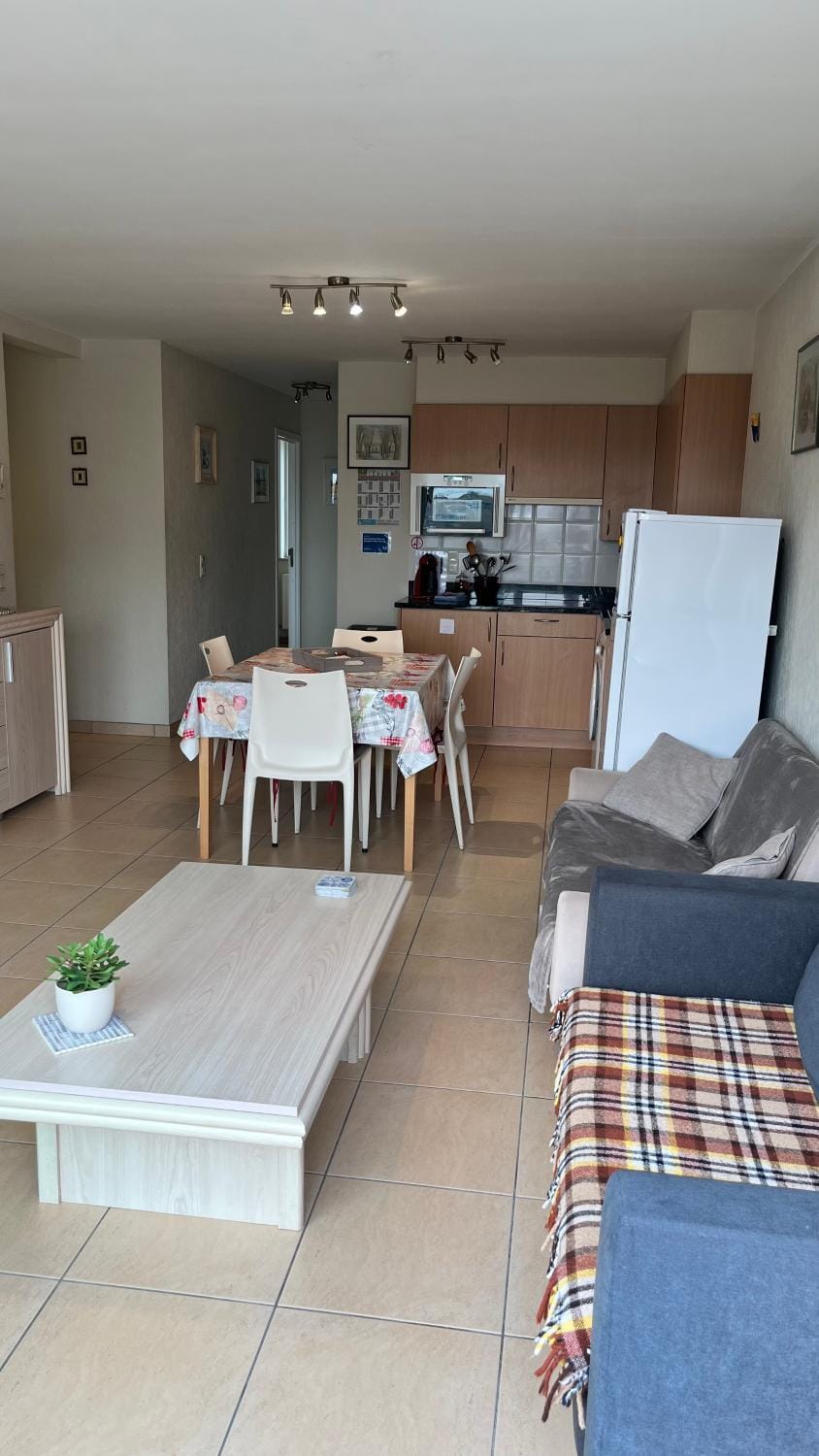 Appt Pablo met privé-garage, vlakbij zee, in Koksijde-Bad Apartment in Koksijde