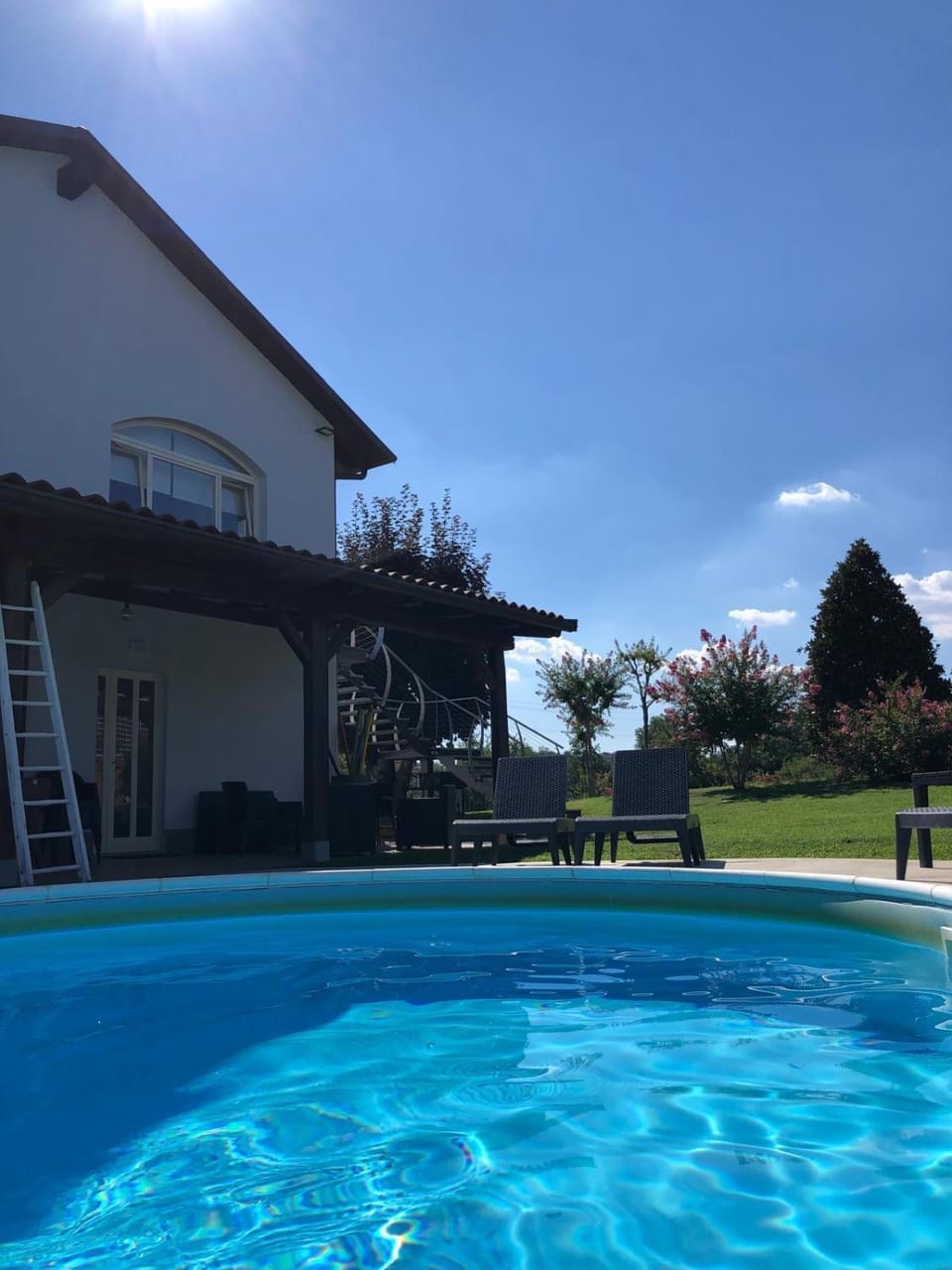 Property building, Garden, Pool view, Swimming pool, sunbed