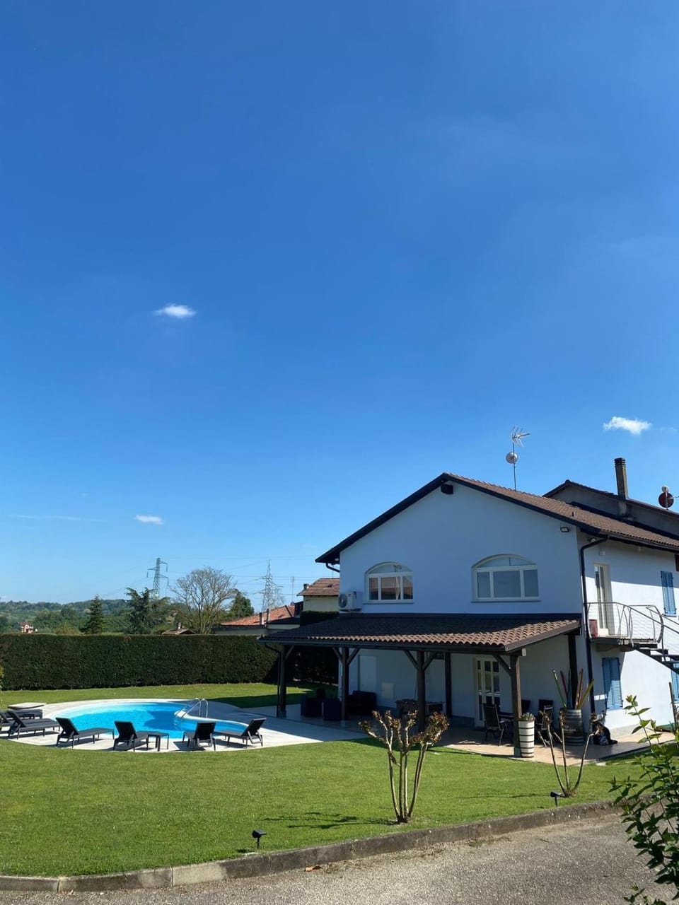 Property building, Natural landscape, Garden, Garden view, Swimming pool