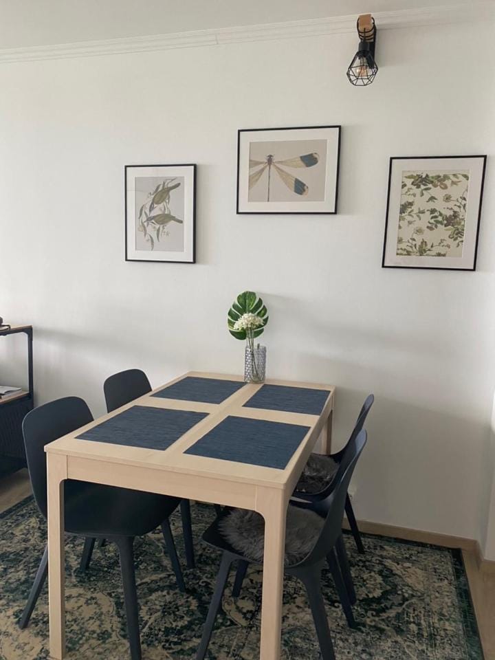 Dining area, Meals