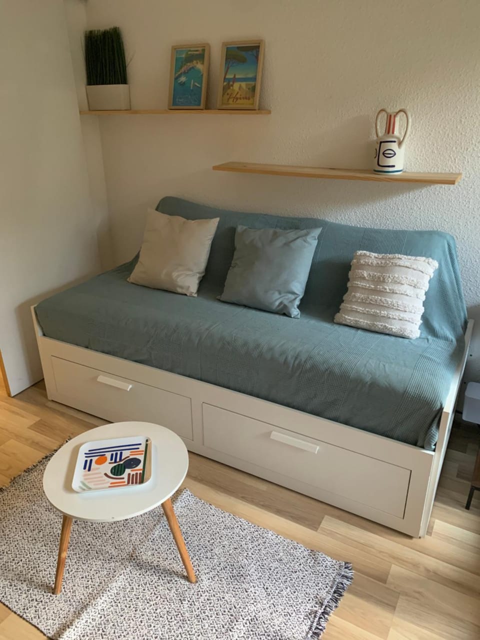 Studio climatisé avec wifi au calme sur le port. Apartment in Hyères