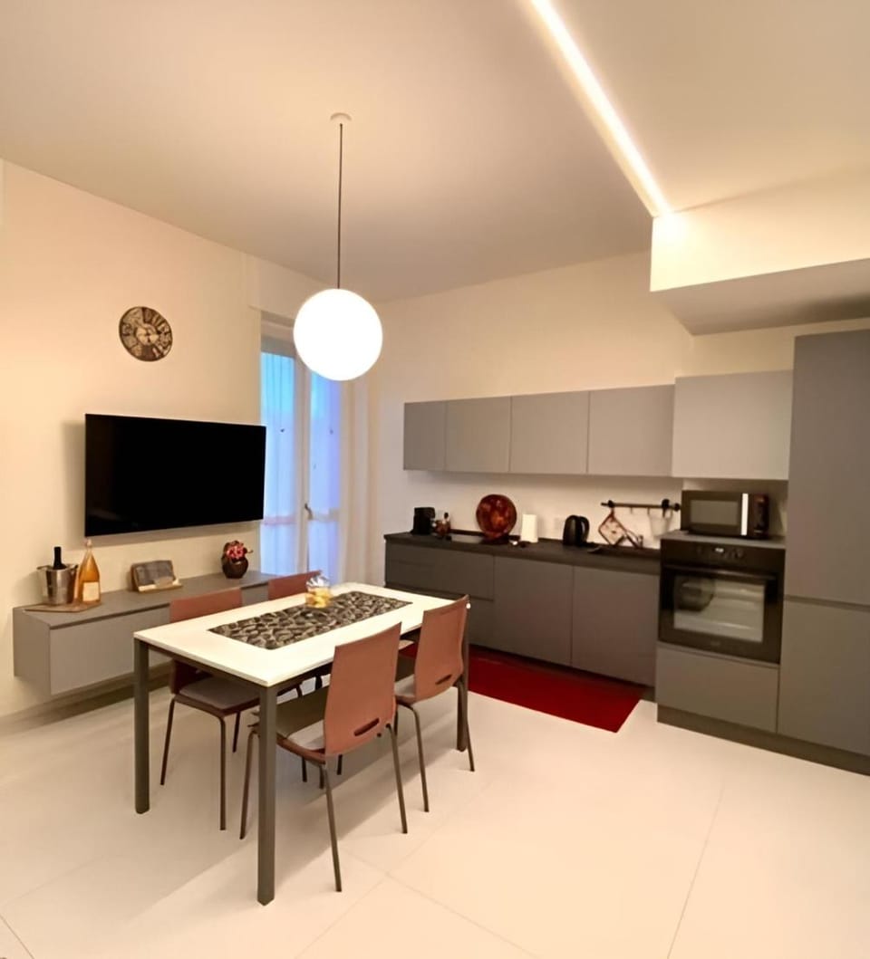 TV and multimedia, Seating area, stove, kitchen