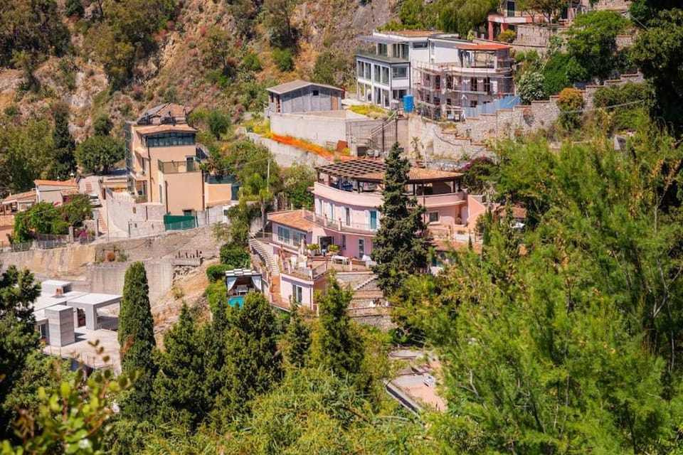 Neighbourhood, Bird's eye view