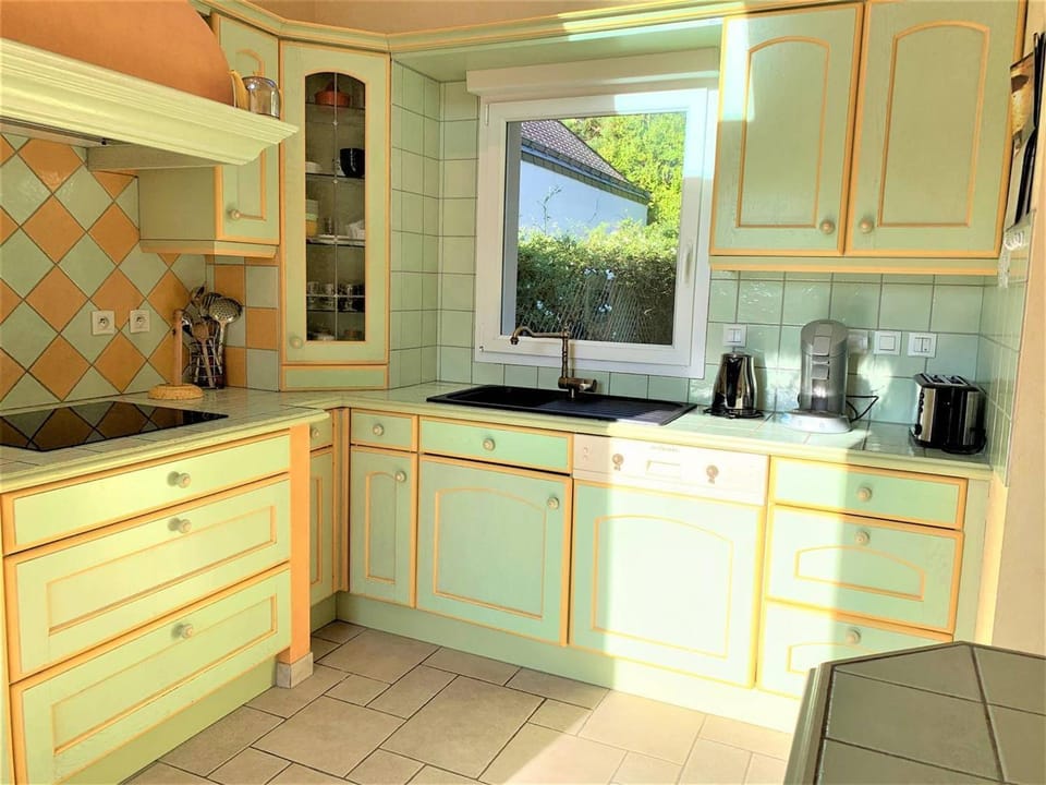 Maison typique à Quiberon - 3 chambres, jardin clos, terrasses, proche plage et centre, avec garage - FR-1-478-38 Villa in Quiberon