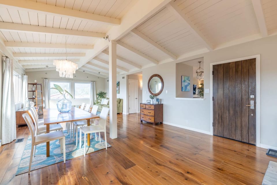 Ocean & Mountain View Home - Walk to Trails Beach Family Activities House in Montara