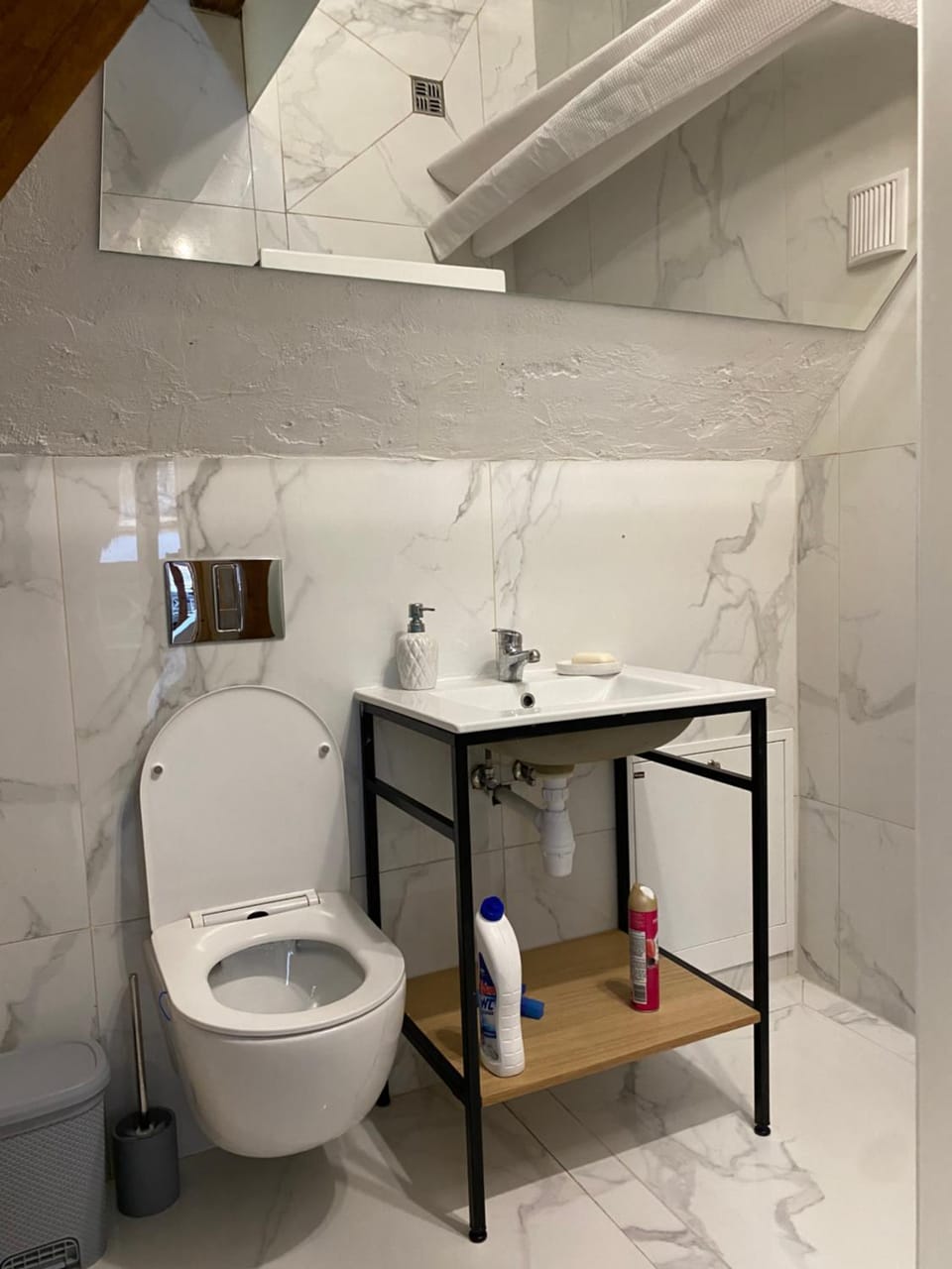 Kamienica Żołnierska 2 mieszkania numer 4 i 5 Apartment in Poland