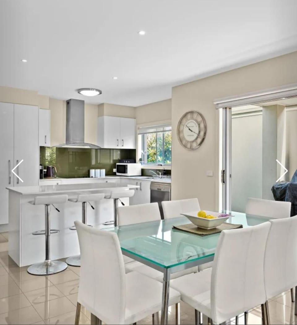 Redwood Delight House in Cowes