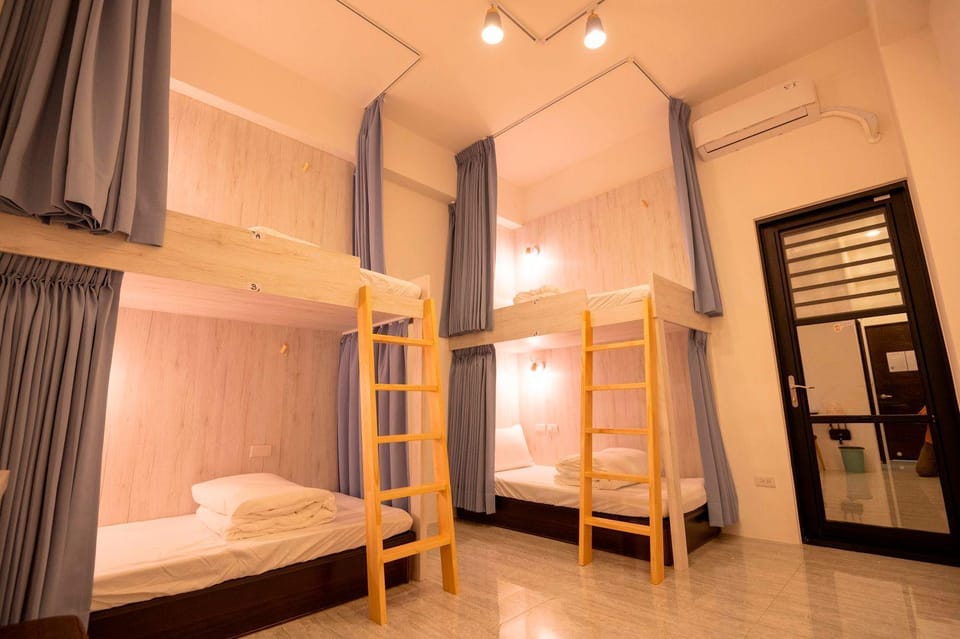 Bed, Photo of the whole room, Bedroom, bunk bed