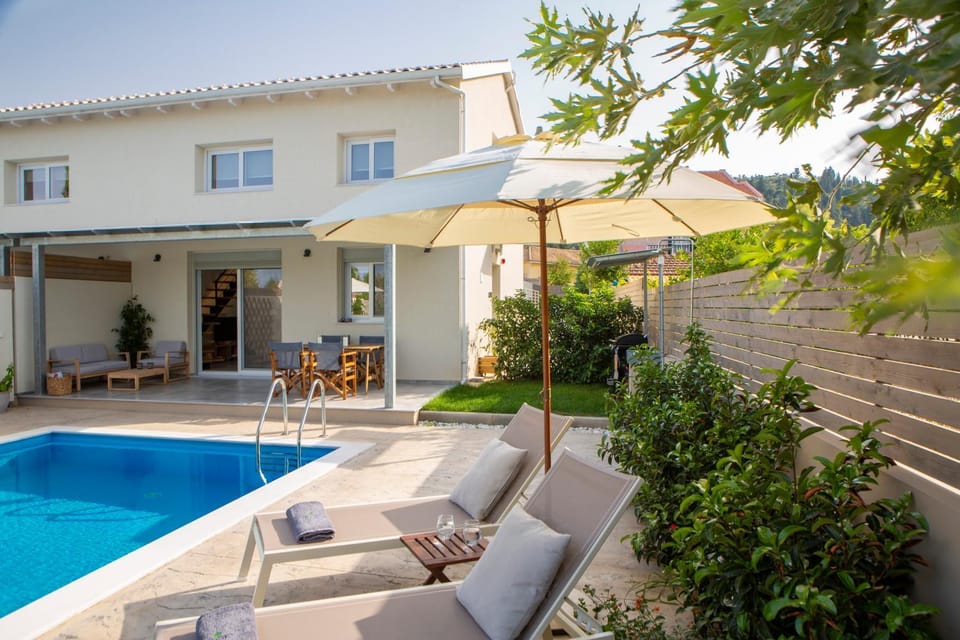 Patio, Swimming pool