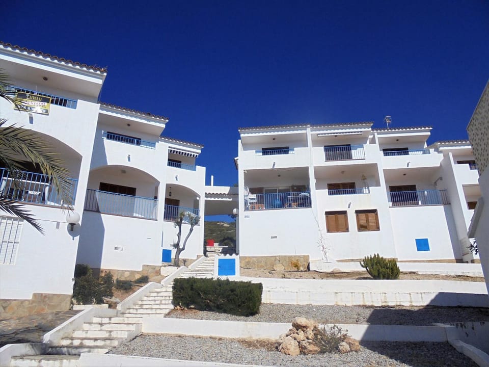 Property building, Facade/entrance, Off site