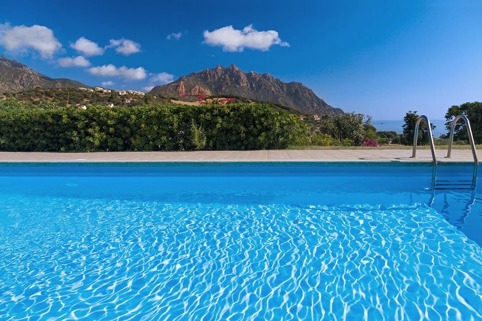Swimming pool, Swimming pool