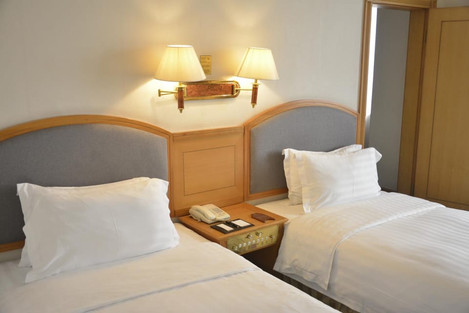Rosedale Hotel & Suites Guangzhou Hotel in Guangzhou