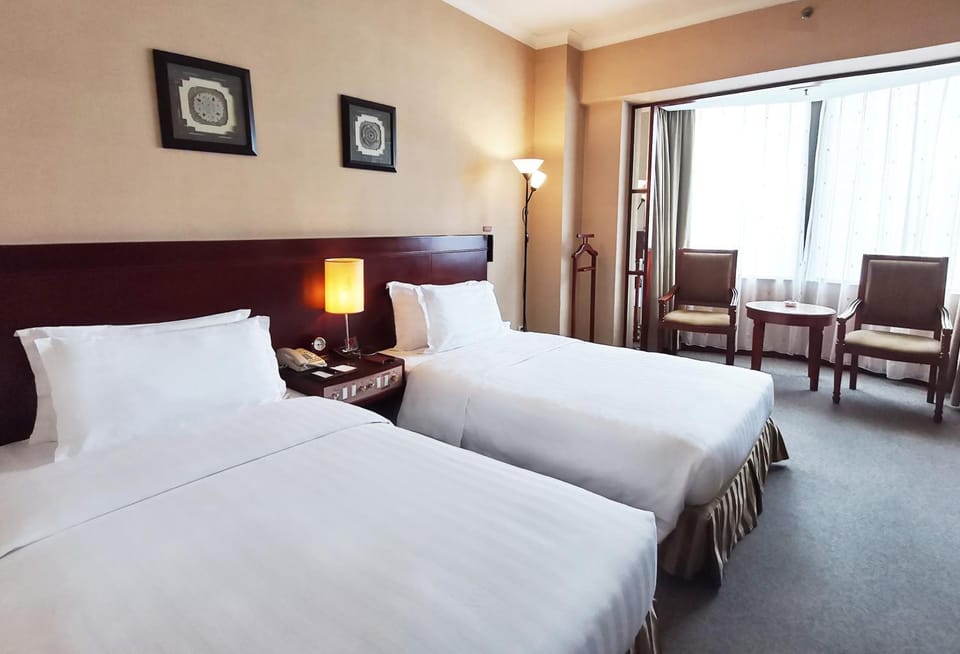 Rosedale Hotel & Suites Guangzhou Hotel in Guangzhou
