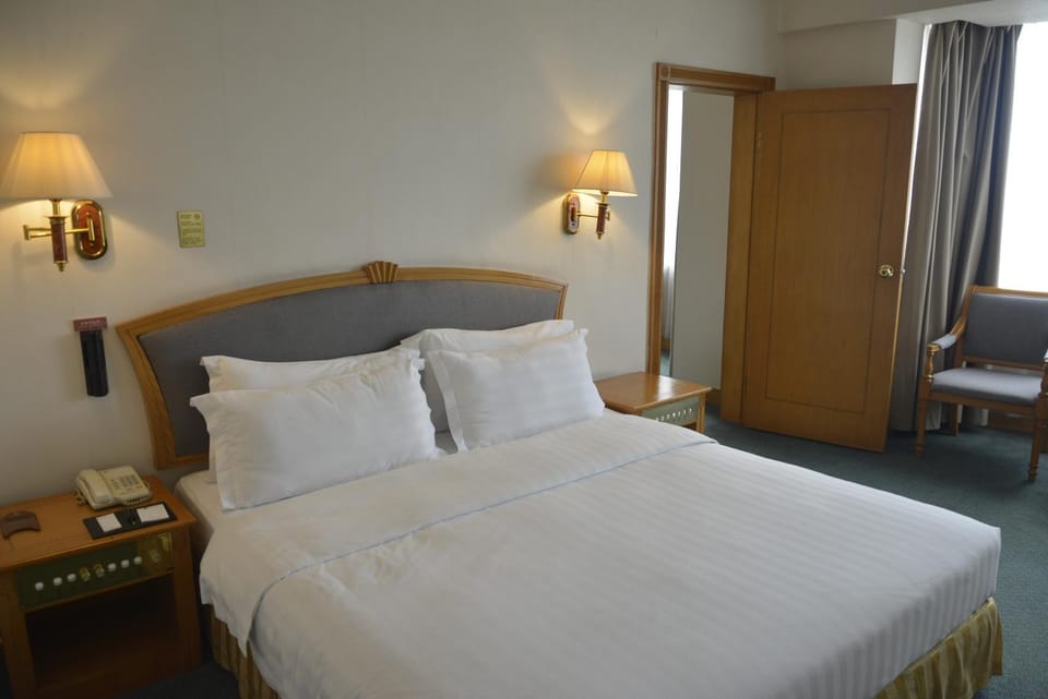 Rosedale Hotel & Suites Guangzhou Hotel in Guangzhou