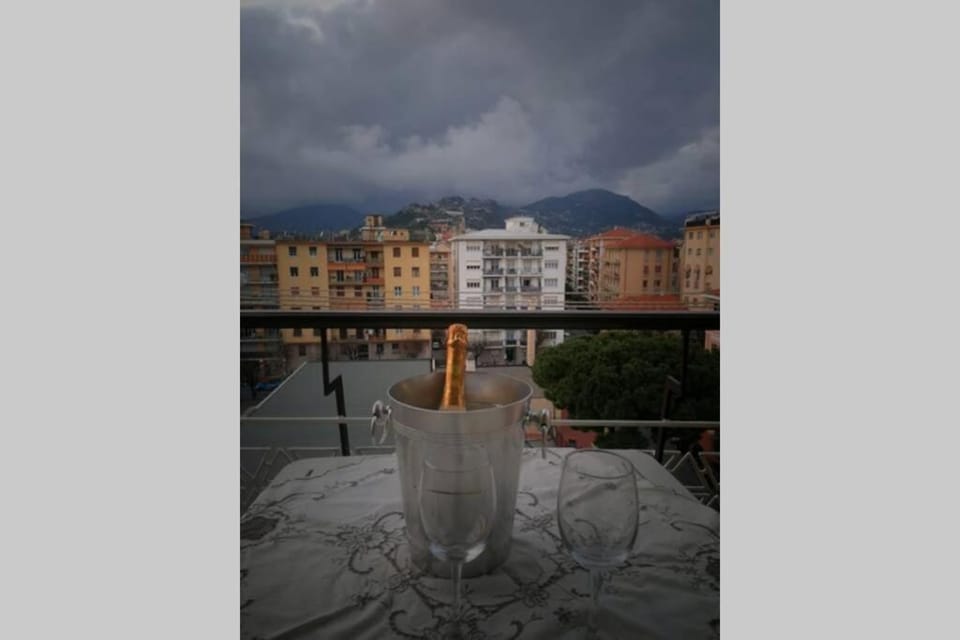 Sunset Home Apartment in Ventimiglia