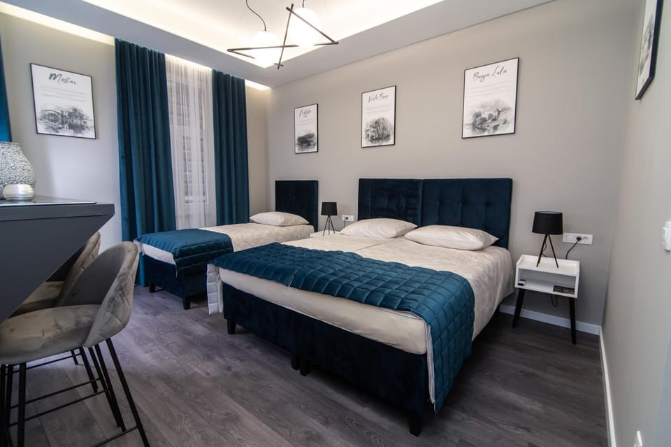 Property building, Bed, Photo of the whole room