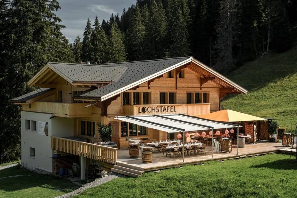 Property building, Staff, Neighbourhood