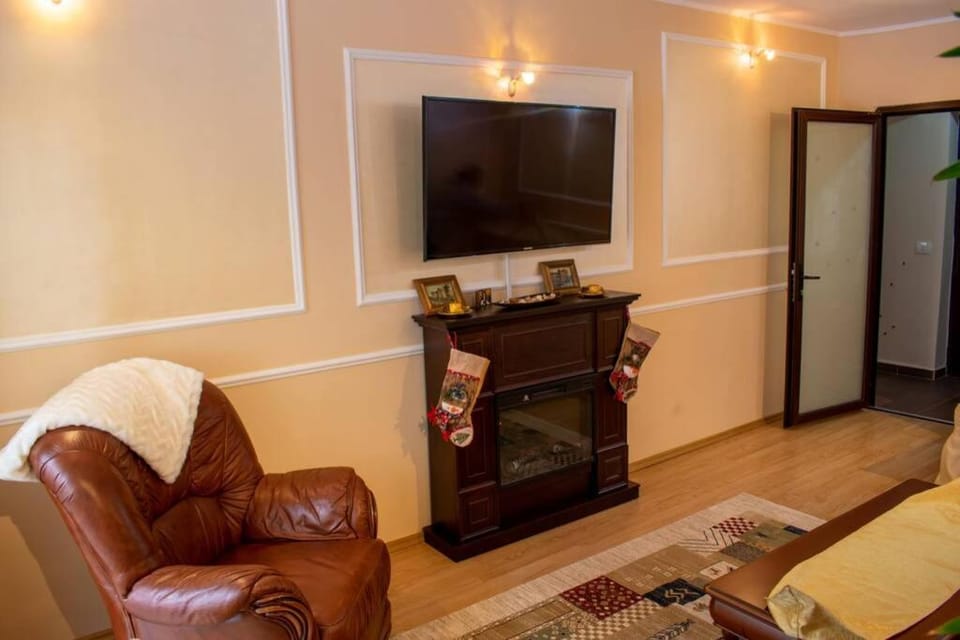 Communal lounge/ TV room, Living room, Seating area