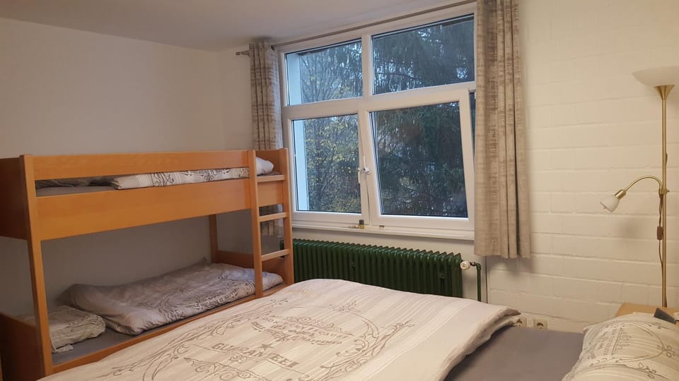 Ferienwohnung mit extra Schlafzimmer und Blick in den Bayrischen Wald oberhalb von Sankt Engelmar Apartment in Straubing-Bogen