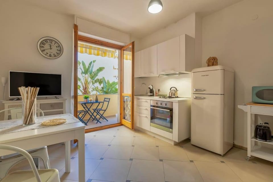 TV and multimedia, Kitchen or kitchenette, Living room, Seating area, Dining area, minibar, pet friendly, stove