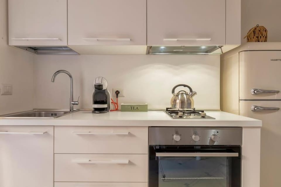 Kitchen or kitchenette, minibar, pet friendly, stove