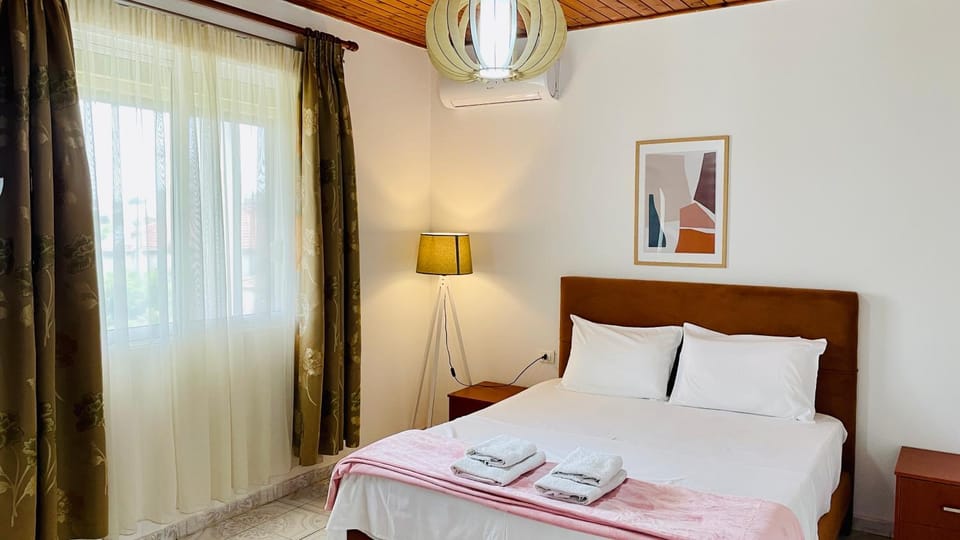 Bed, Photo of the whole room, Bedroom, towels, air conditioner
