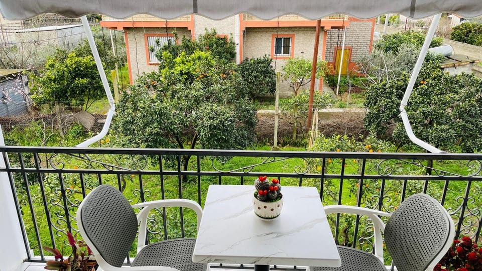 Property building, Patio, Spring, Day, Natural landscape, Garden, View (from property/room), Balcony/Terrace, Seating area, Garden view