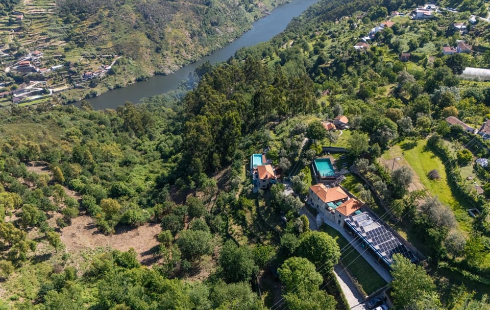 Property building, Bird's eye view, Swimming pool