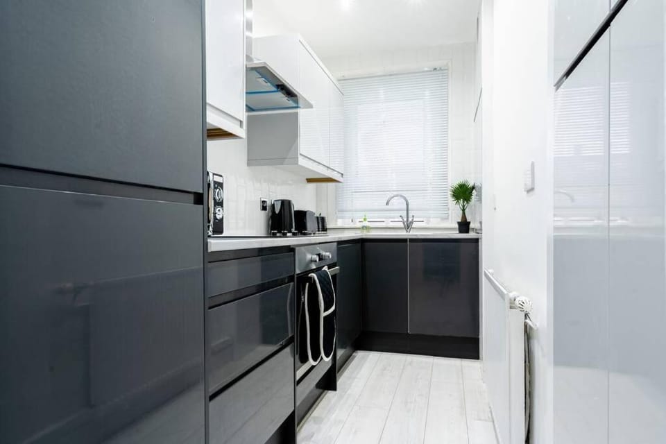 Kitchen or kitchenette, Communal kitchen