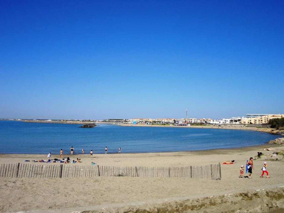 Studio climatisé avec terrasse, vue mer et parking privé - FR-1-472A-140 Apartment in Occitanie