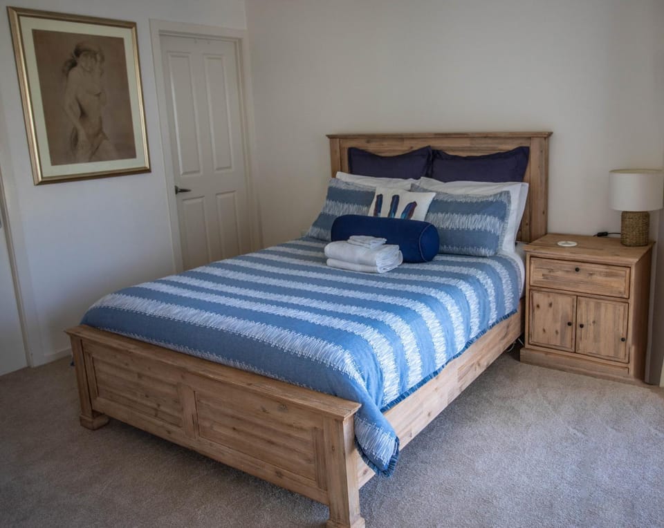 Bedroom, Lake view, heating, towels