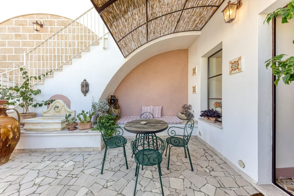 Patio, View (from property/room), Balcony/Terrace, Inner courtyard view