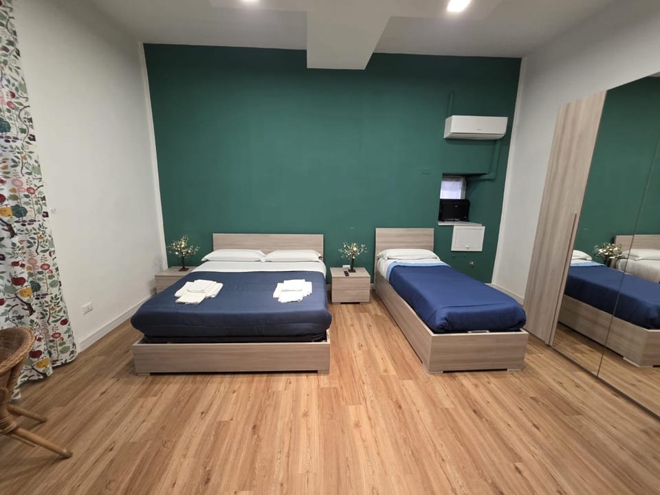 Vanzi Rooms Bed and Breakfast in Naples