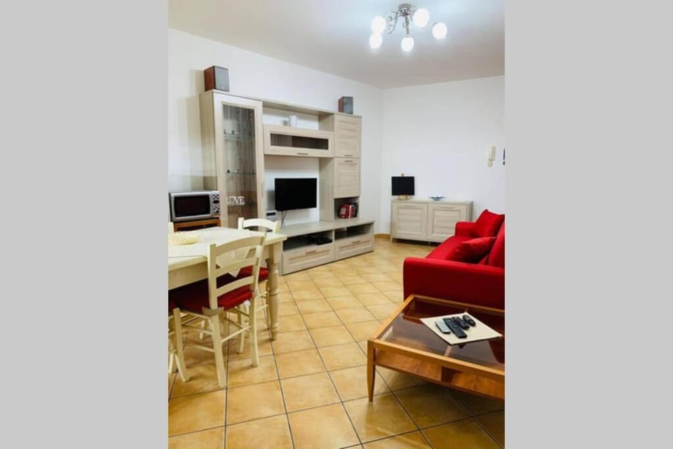 Communal lounge/ TV room, TV and multimedia, Living room, Seating area