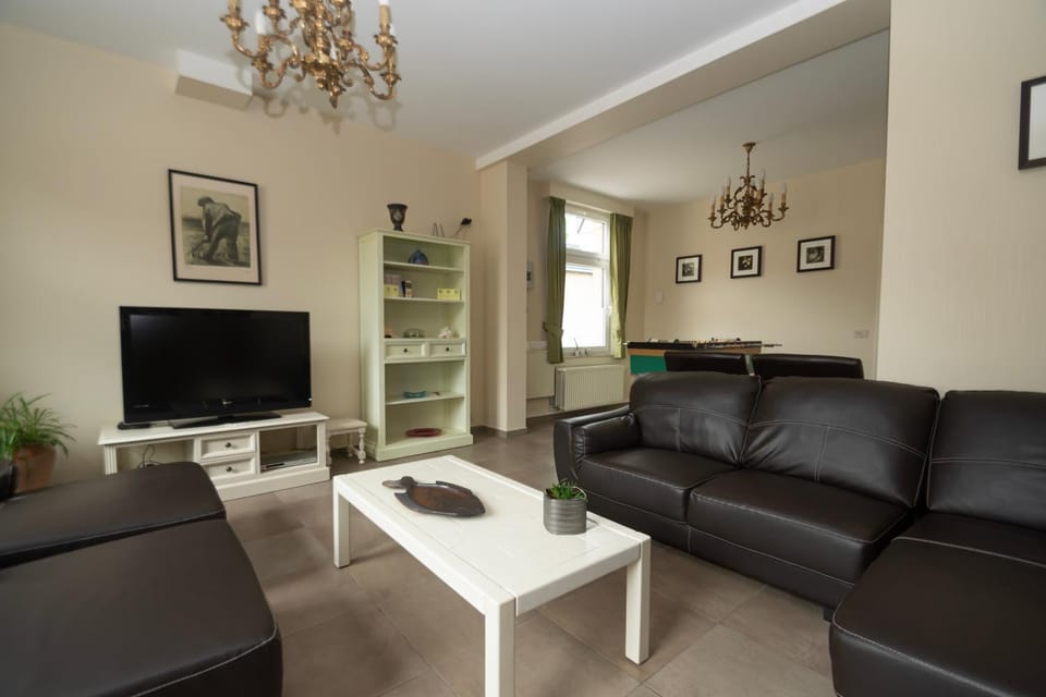 TV and multimedia, Seating area