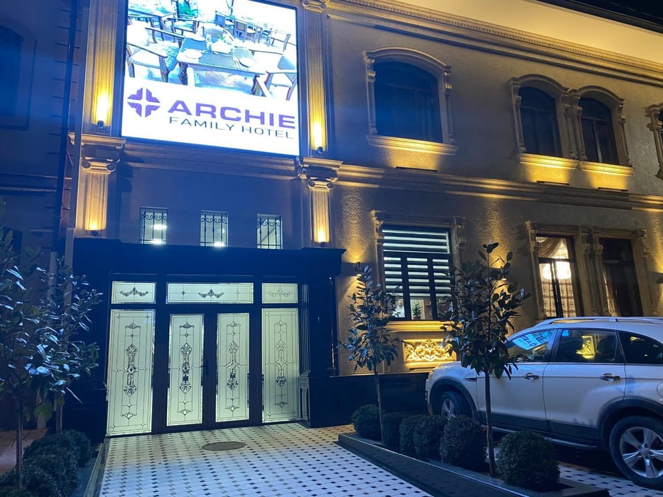 Property building, Facade/entrance, Night