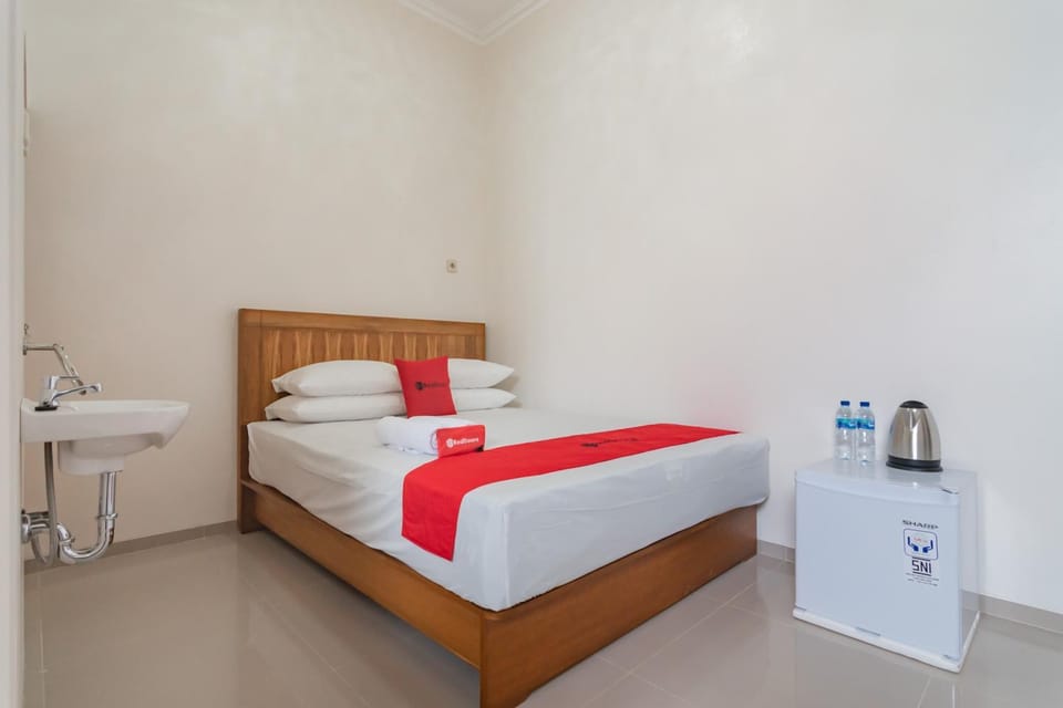 RedDoorz Syariah Plus @ Perintis Guesthouse Tasikmalaya Hotel in West Java