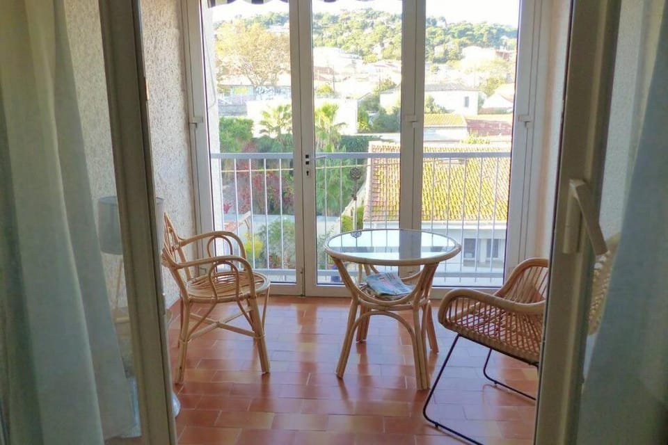 Lumineux T3-93m2- -2 loggias- vue sur Mont Saint-Clair Apartment in Occitanie