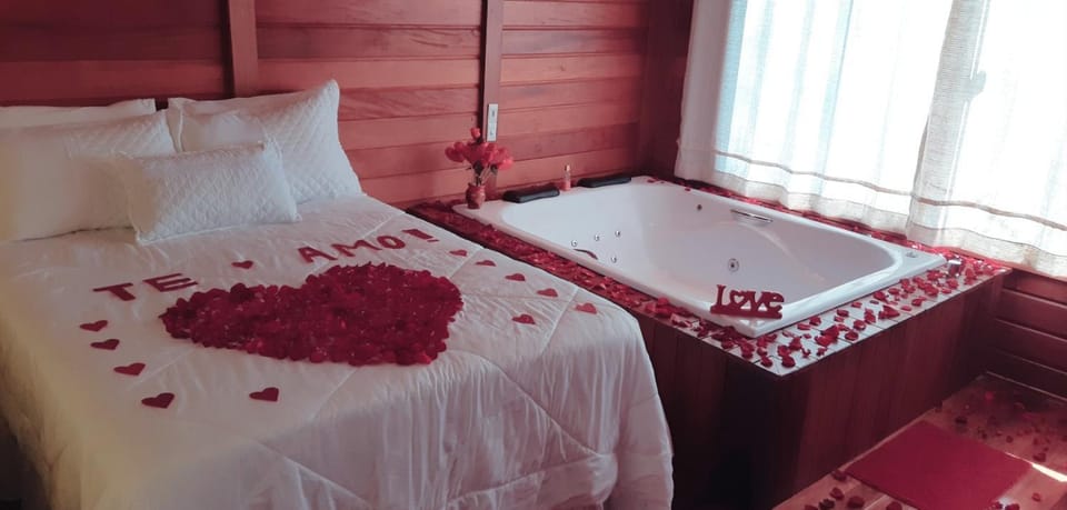 Hot Tub, Bedroom
