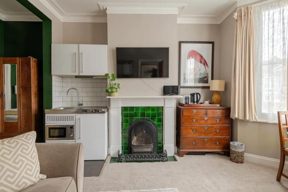 TV and multimedia, Kitchen or kitchenette