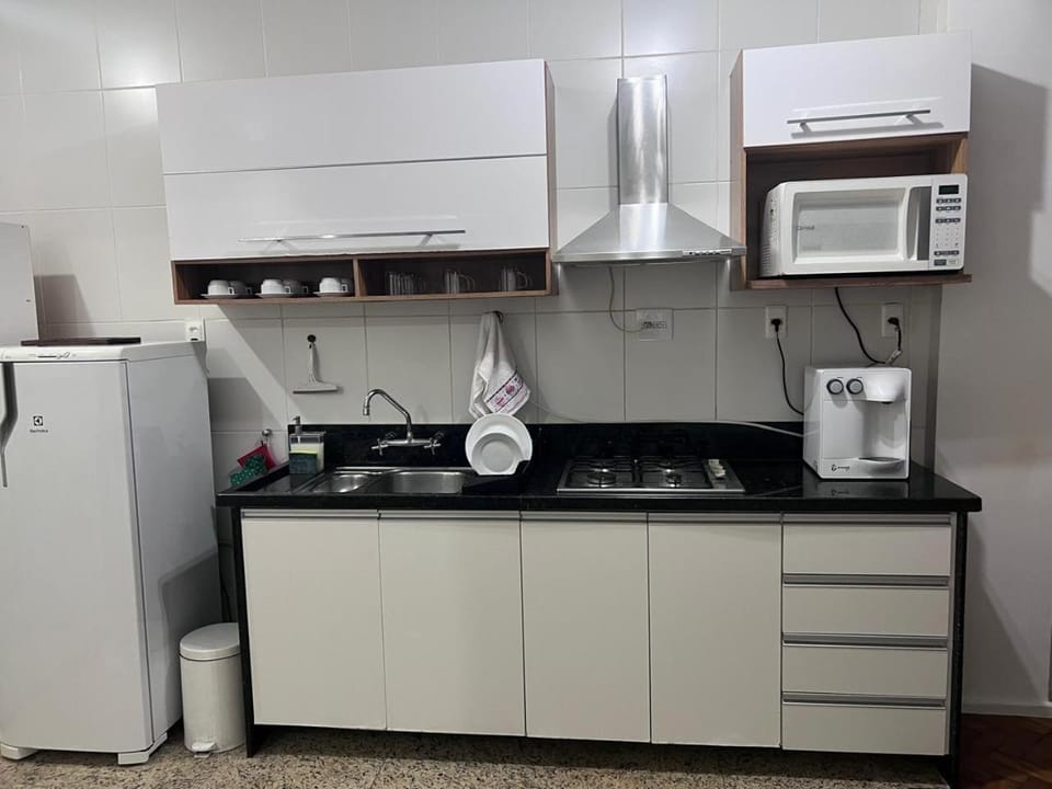 Coffee/tea facilities, Kitchen or kitchenette, stove, toaster