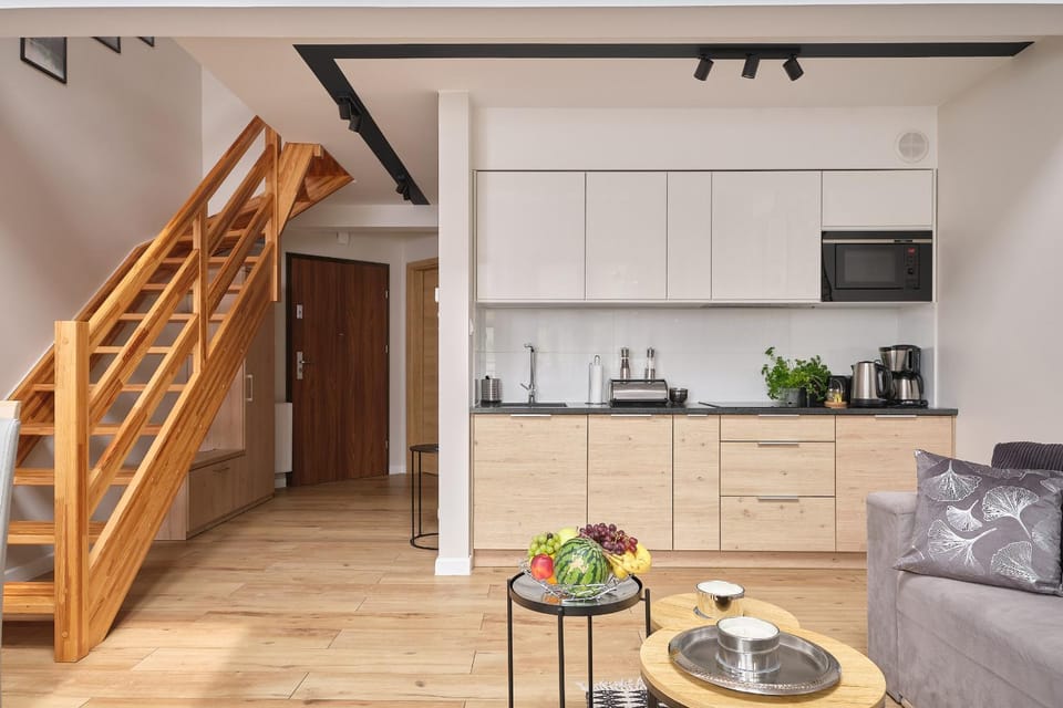 Coffee/tea facilities, Kitchen or kitchenette, Dining area, stove
