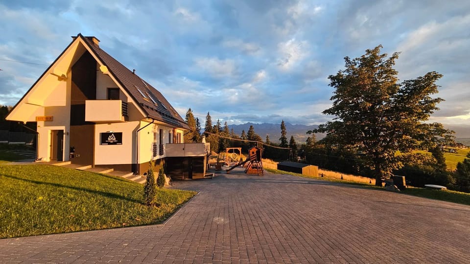 Property building, Neighbourhood, Natural landscape