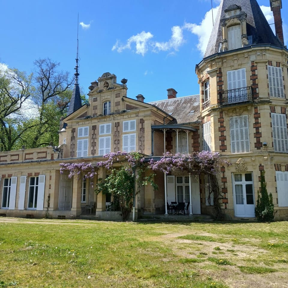Château de Maucouvent Bed and Breakfast in Bourgogne-Franche-Comté